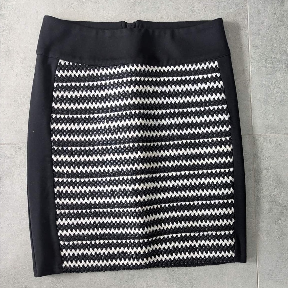 Greylin Textured Mini Skirt XS Black White Leather Trim Zip‎ Detail